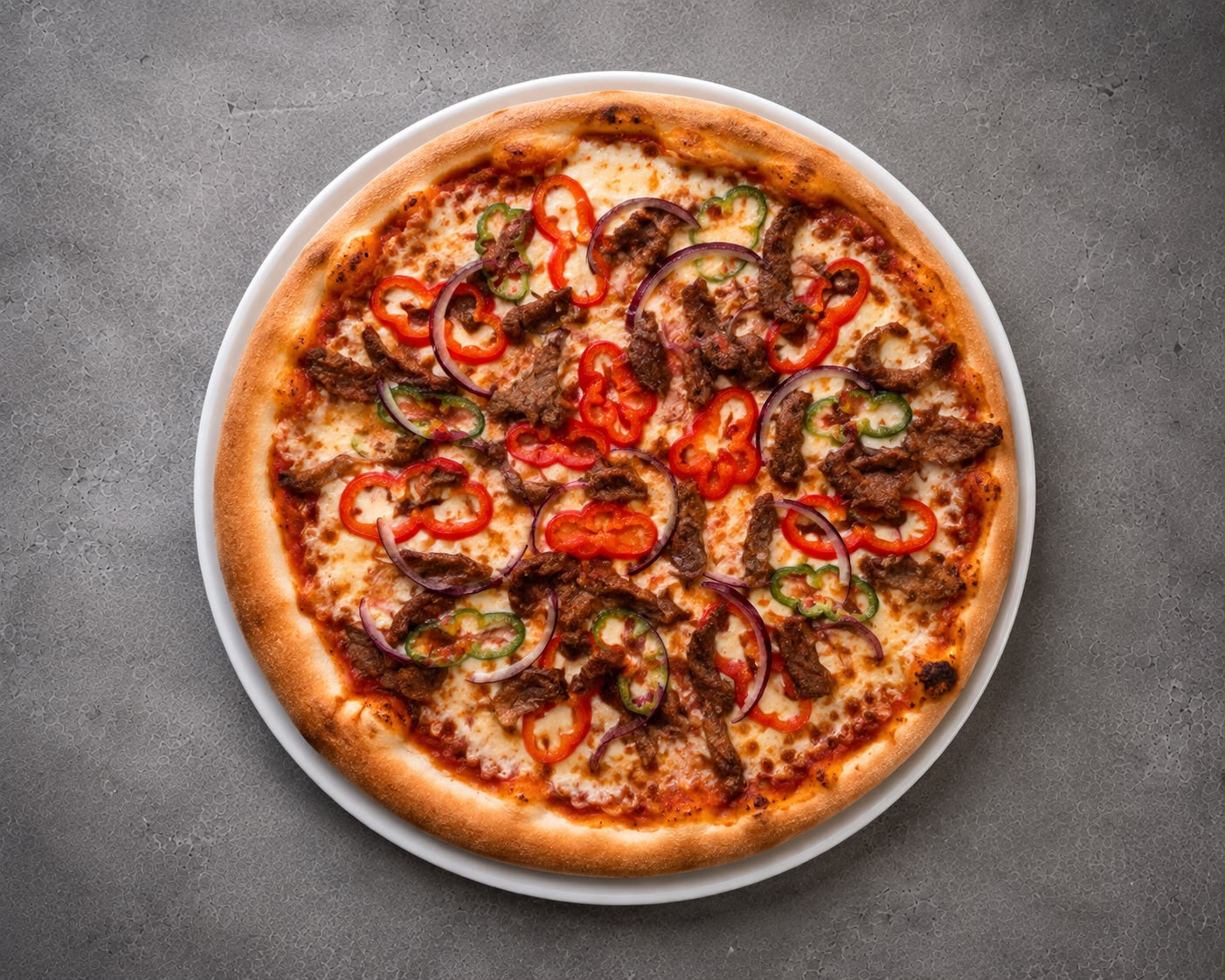 Pizza Döner mit Peperoni und Zwiebeln